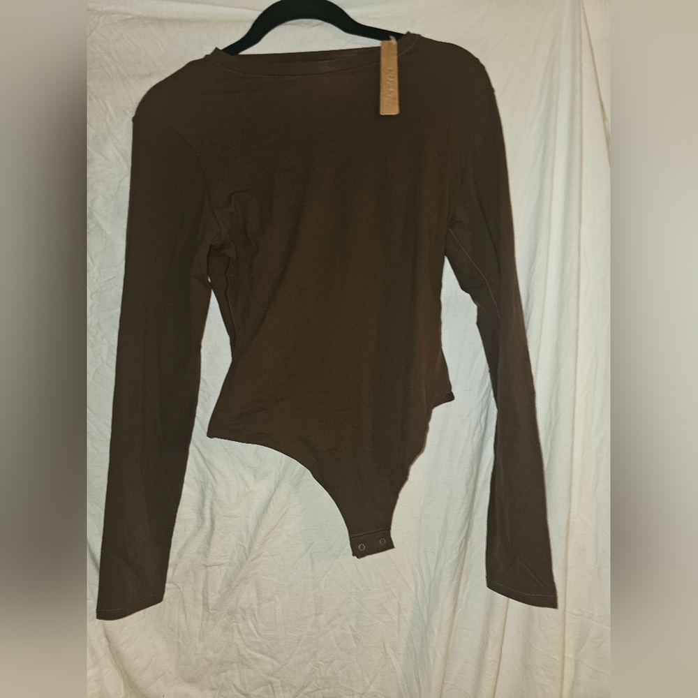 SKIMS Coco Asymmetrical Long Sleeve Bodysuit